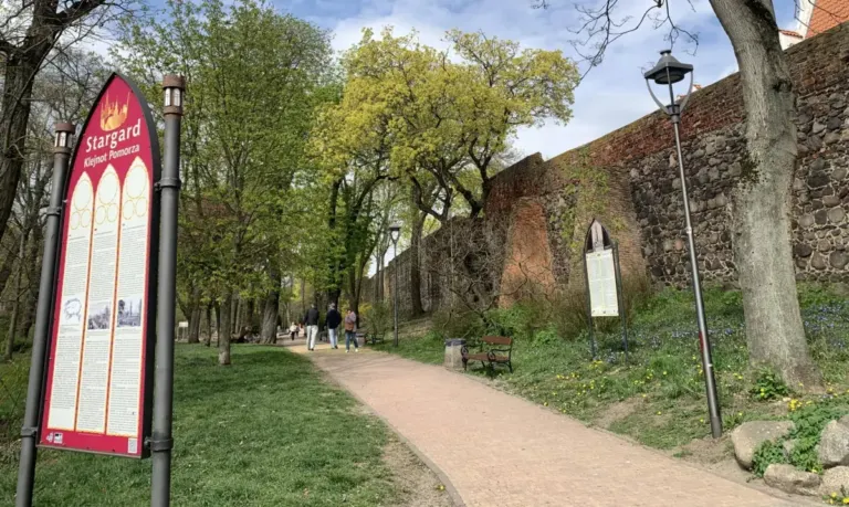 mury obronne w stargardzie