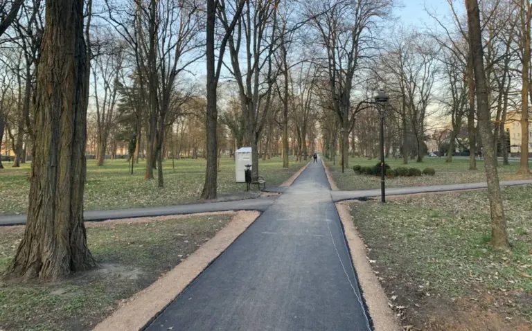 park batorego asfaltowe alejki