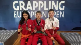 valiant grappling