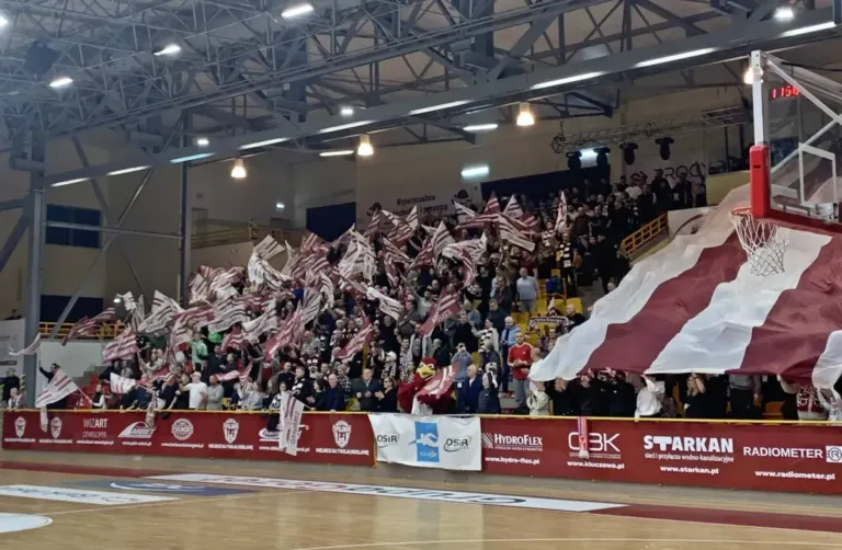spójnia kibice hala